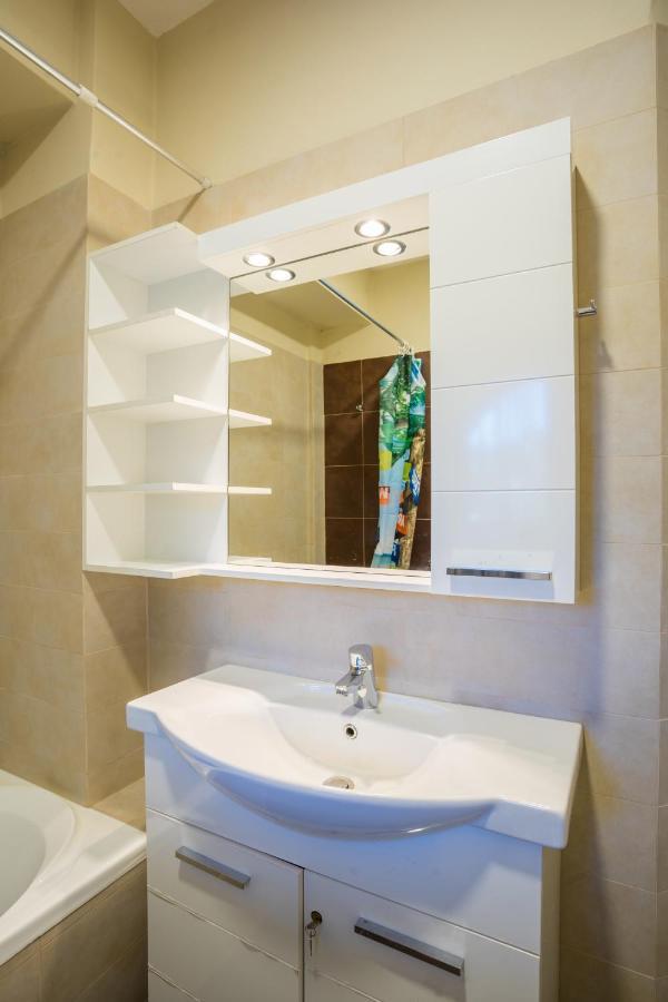 Irida'S Guesthouse นิเกียนา ภายนอก รูปภาพ