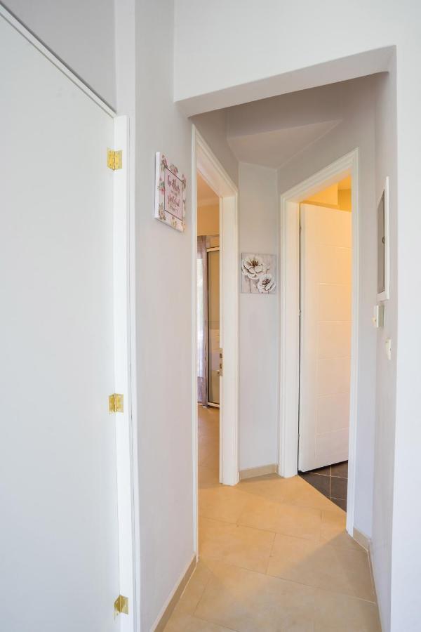 Irida'S Guesthouse นิเกียนา ภายนอก รูปภาพ